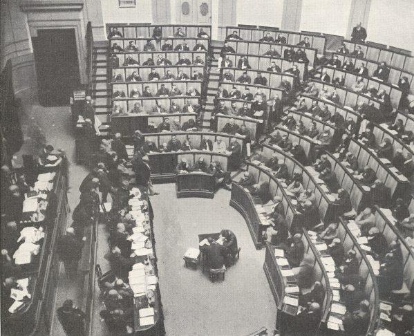 L'Aula provvisoria durante la discussione sulla questione ferroviaria dopo l'approvazione della legge sulla \'statizzazione\' delle ferrovie, 27 luglio 1905