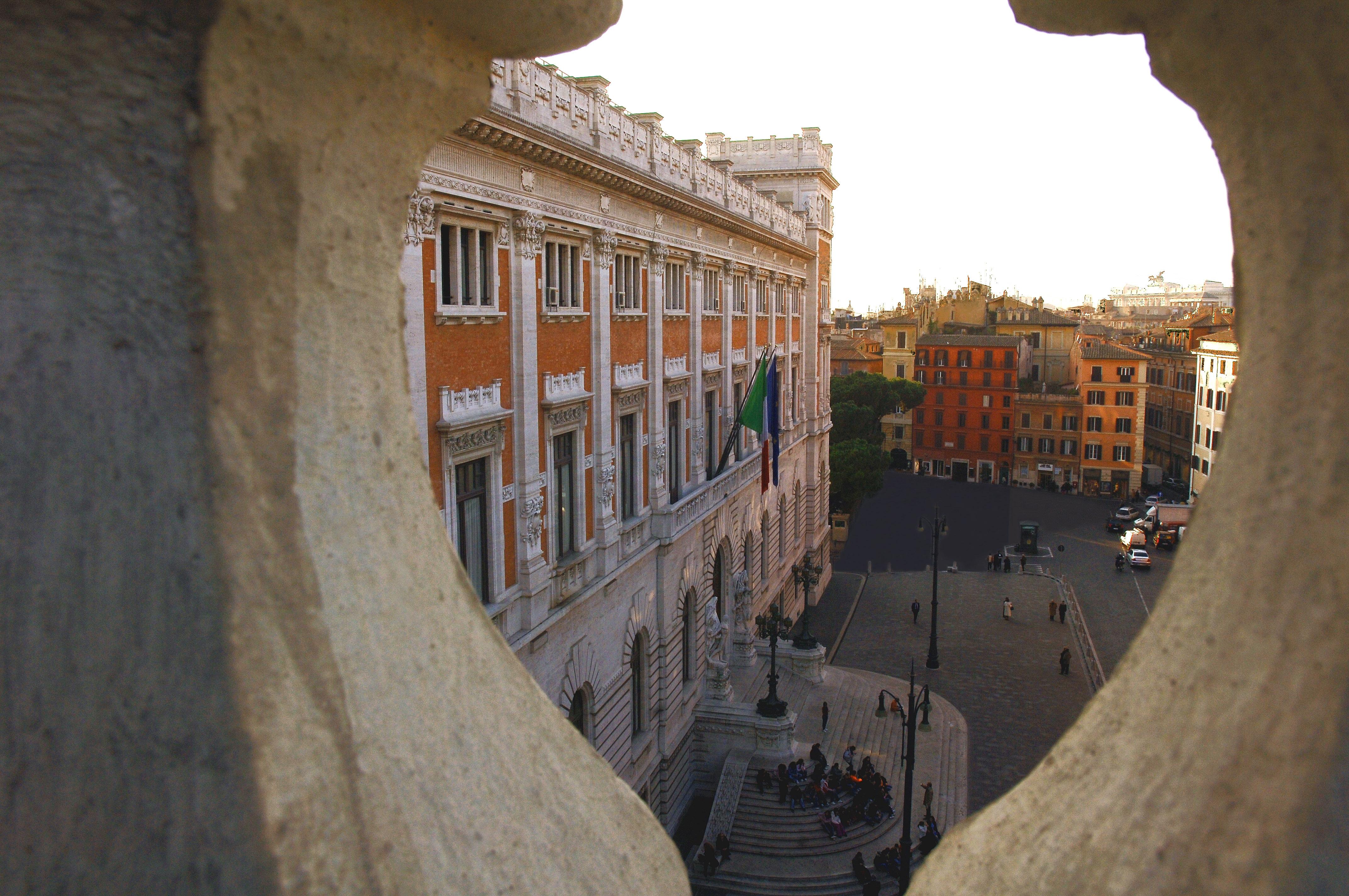 Palazzo Montecitorio, facciata liberty - Piazza del Parlamento