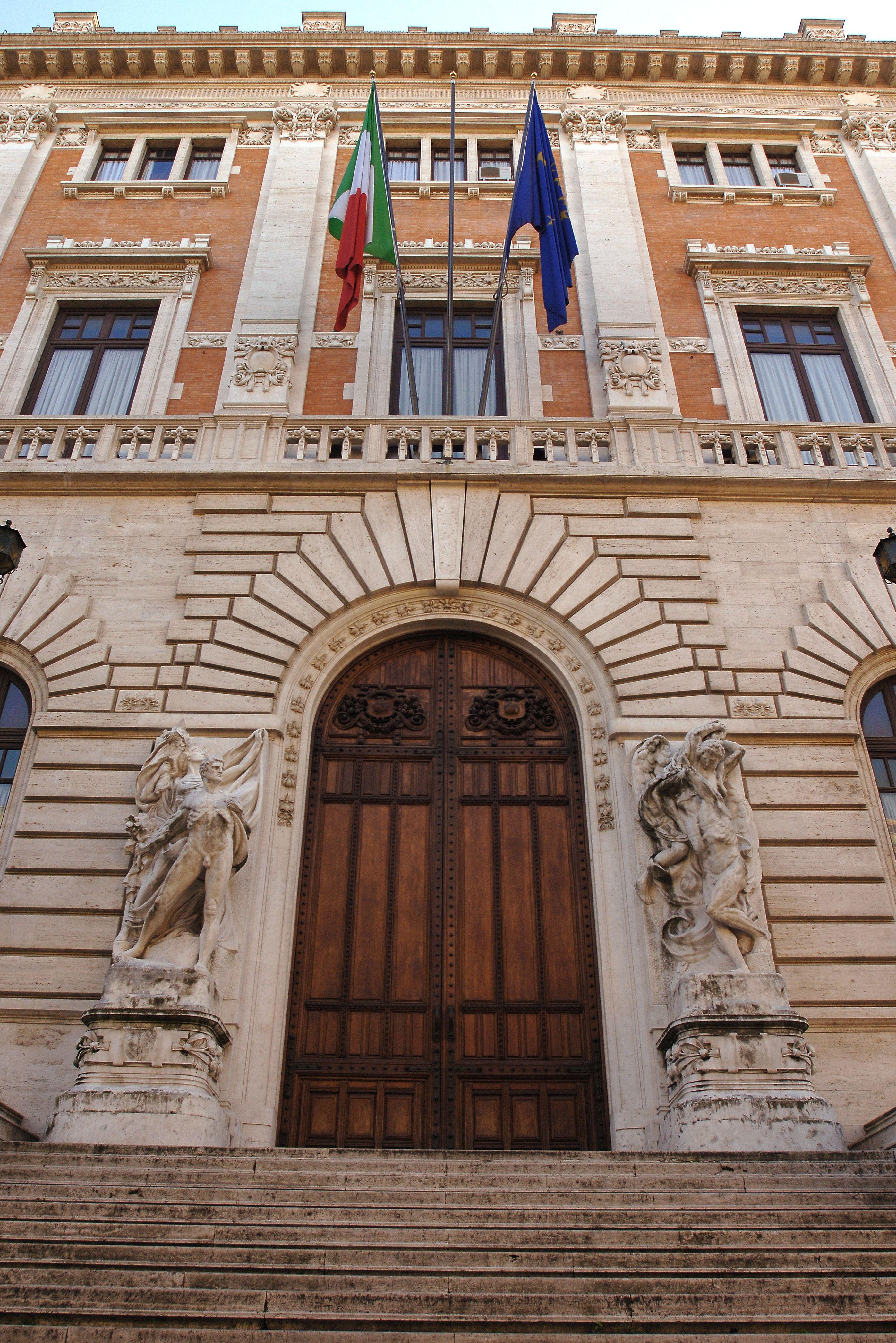Palazzo Montecitorio, facciata liberty - ingresso su Piazza del Parlamento