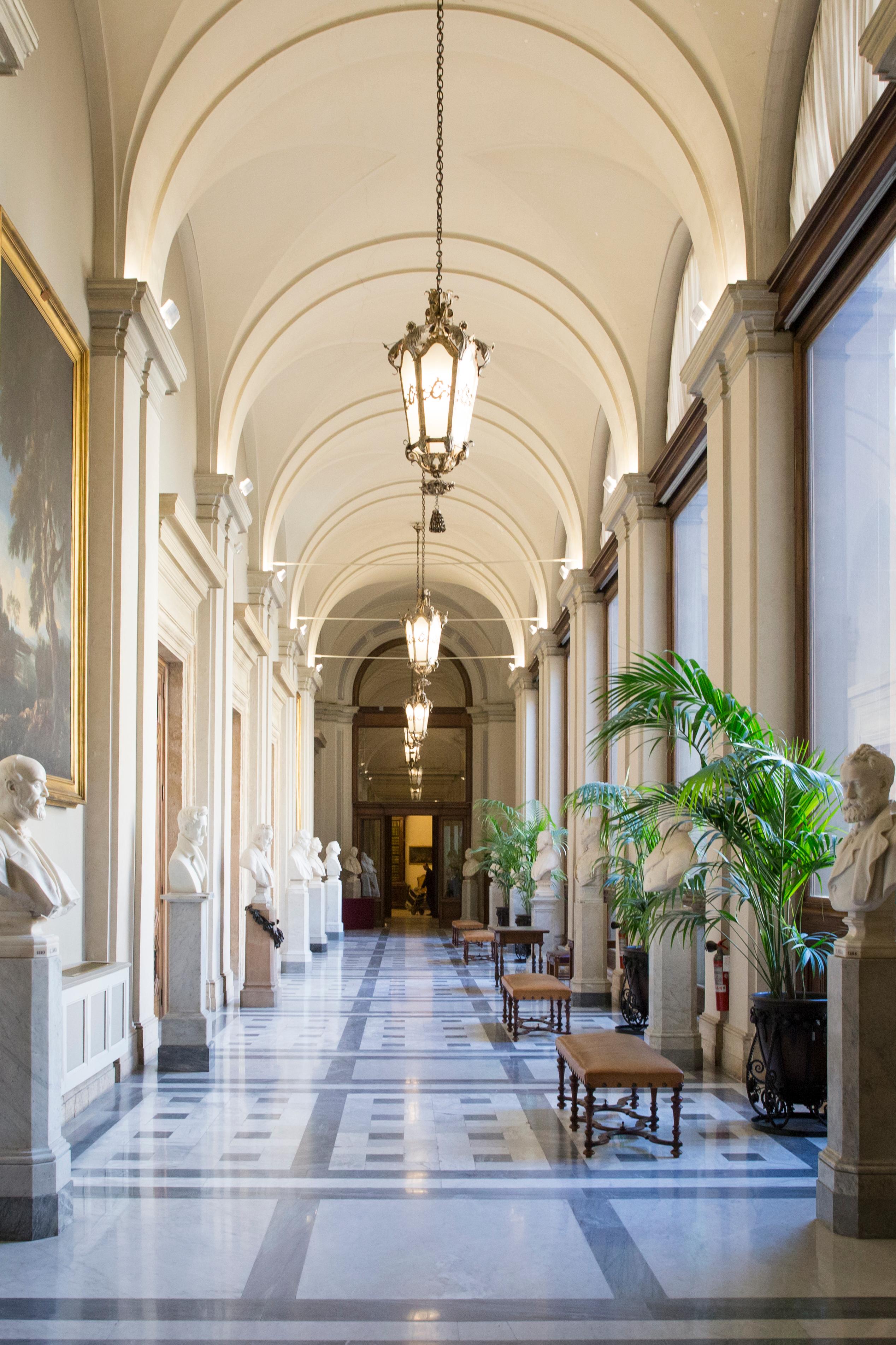 Corridoio antistante l'ingresso della sala della Lupa e della Sala Aldo Moro