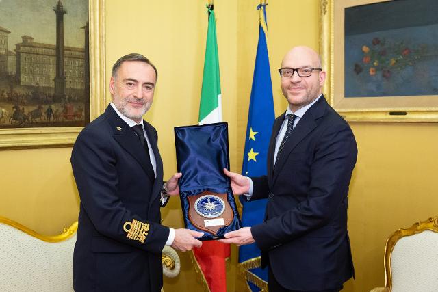 Il Presidente Lorenzo Fontana con il Capo di Stato Maggiore della Marina Militare, Ammiraglio di Squadra Enrico Credendino