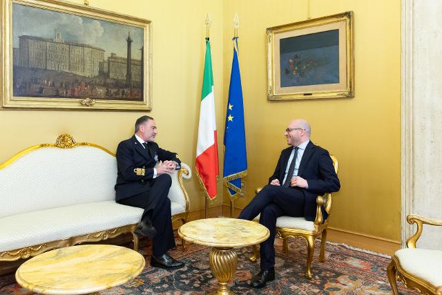 Il Presidente Lorenzo Fontana a colloquio con il Capo di Stato Maggiore della Marina Militare, Ammiraglio di Squadra Enrico Credendino