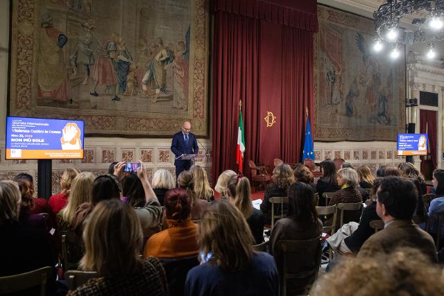 Il Presidente della Camera dei deputati, Lorenzo Fontana, all'iniziativa in occasione della Giornata internazionale per l'eliminazione della violenza contro le donne dal titolo 'NON PIÙ SOLE. La drammatica attualità della violenza contro le donne'