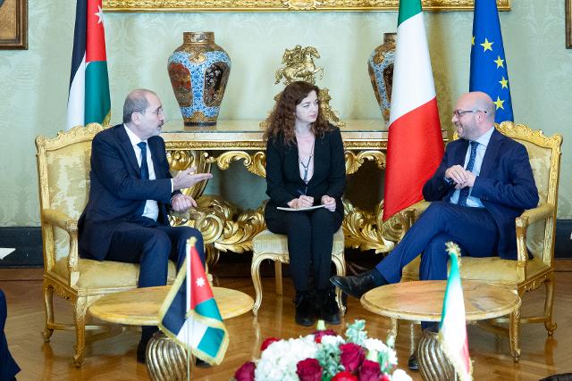 Il Presidente Lorenzo Fontana a colloquio con Ayman Al-Safadi, Vice Primo Ministro e Ministro degli Affari Esteri della Giordania