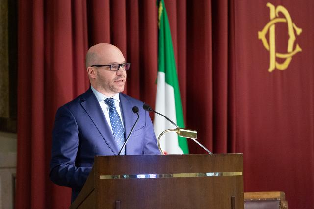 Il Presidente della Camera dei deputati, Lorenzo Fontana, durante il suo intervento in occasione del Forum istituzionale 'La salute: un bene da difendere, un diritto da promuovere'