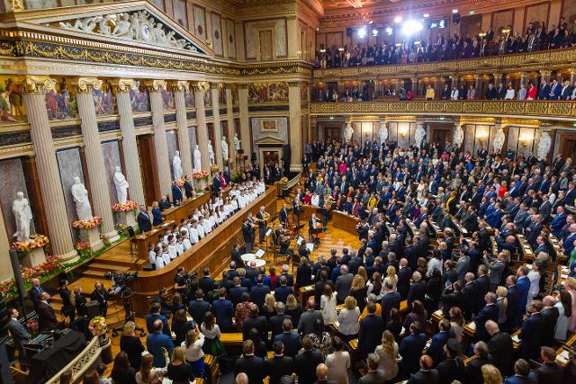 Il Presidente della Camera dei deputati, Lorenzo Fontana, in un momento dell'inaugurazione della sede restaurata del Parlamento austriaco