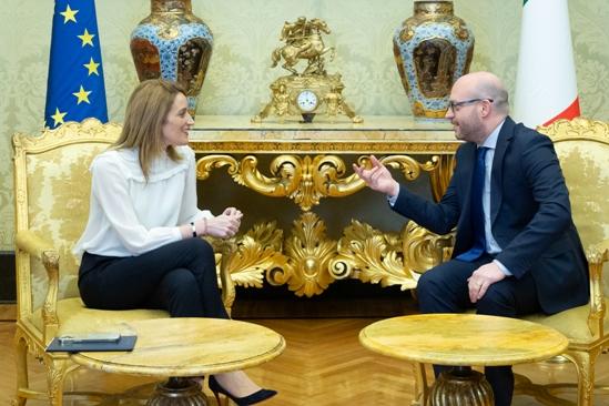 Il Presidente Lorenzo Fontana a colloquio con il Presidente del Parlamento europeo, Roberta Metsola