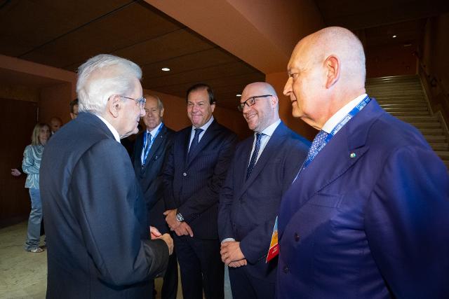 Il Presidente Fontana con il Presidente della Repubblica, Sergio Mattarella, e con il Presidente di Federcasse, Augusto Dell’Erba