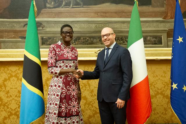 Il Presidente Fontana con il Presidente dell'Assemblea Nazionale della Repubblica Unita di Tanzania, Tulia Ackson