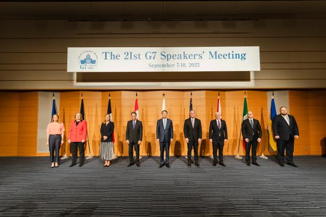 I partecipanti alla 21° Riunione dei Presidenti delle Camere Basse dei Parlamenti del G7 a Tokyo