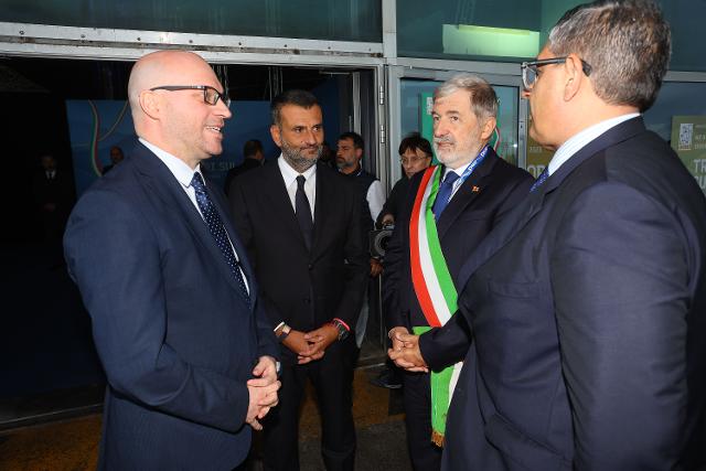 Il Presidente Lorenzo Fontana con il Presidente dell’ANCI e Sindaco di Bari, Antonio Decaro, con il Presidente della Regione Liguria, Giovanni Toti, e con il Presidente dell'Anci Liguria e Sindaco di Genova, Marco Bucci