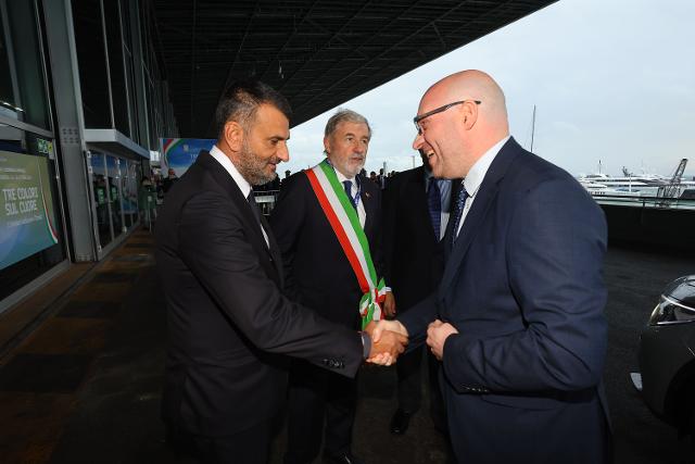 Il Presidente Lorenzo Fontana con il Presidente dell’ANCI e Sindaco di Bari, Antonio Decaro e con il Presidente dell'Anci Liguria e Sindaco di Genova, Marco Bucci