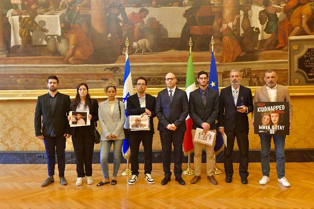 Il Presidente Fontana con una delegazione israeliana di familiari delle vittime, di ostaggi rapiti e di sopravvissuti agli attacchi del 7 ottobre 