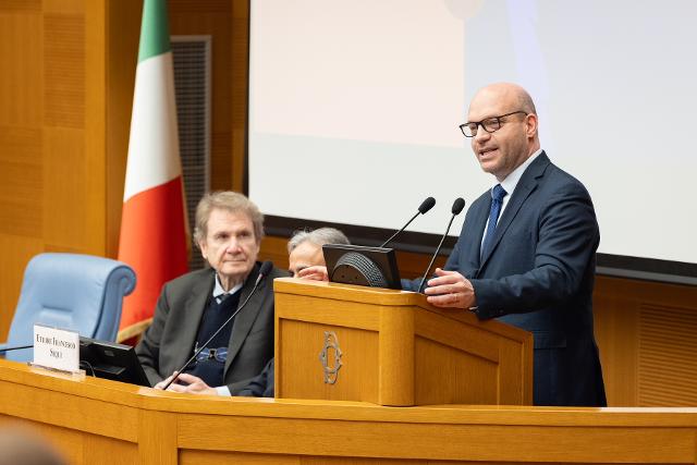 Il Presidente Fontana durante la conferenza "A che ci serve l’Italia” in occasione del trentesimo anniversario della rivista di geopolitica Limes