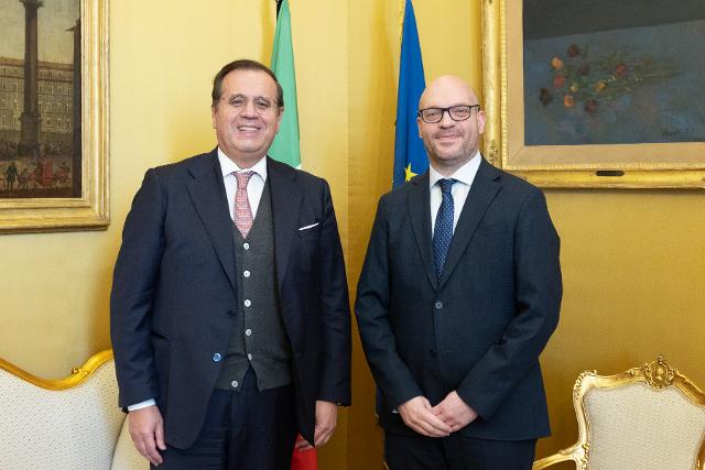 Il Presidente della Camera dei deputati, Lorenzo Fontana, ha ricevuto a Palazzo Montecitorio il Presidente dell'Autorità Garante per la Concorrenza e il Mercato, Roberto Rustichelli.