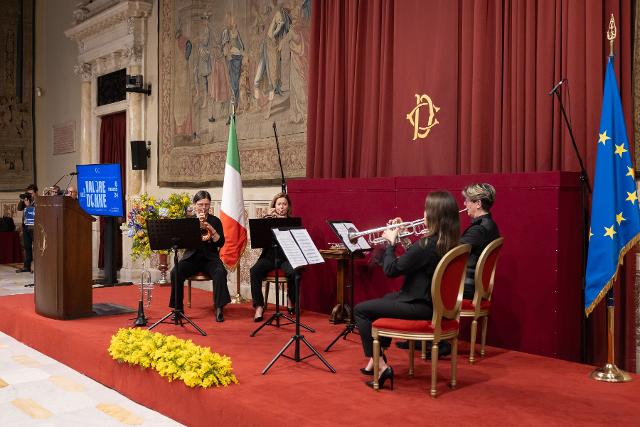 Il Quartetto “Aida” in Sala della Regina. Le quattro musiciste hanno eseguito brani di Verdi, Rossini, Charpentier e Simpson, al termine dell'indirizzo di saluto rivolto dal Presidente Fontana.