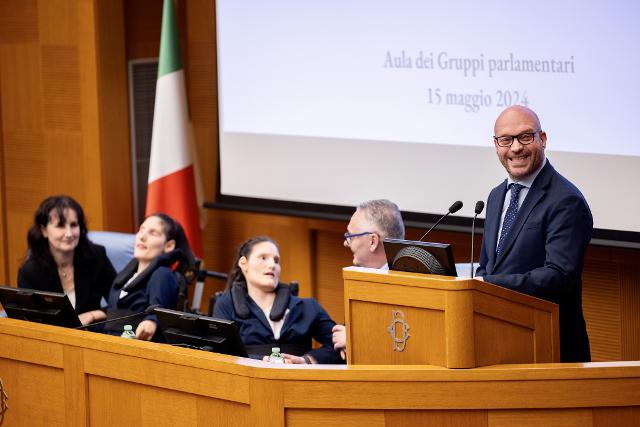 Il Presidente della Camera dei deputati, Lorenzo Fontana, ha rivolto il proprio indirizzo di saluto, nell'Aula dei Gruppi Parlamentari della Camera dei deputati, all’evento “Assieme si vince” in occasione della Giornata Internazionale della Famiglia.