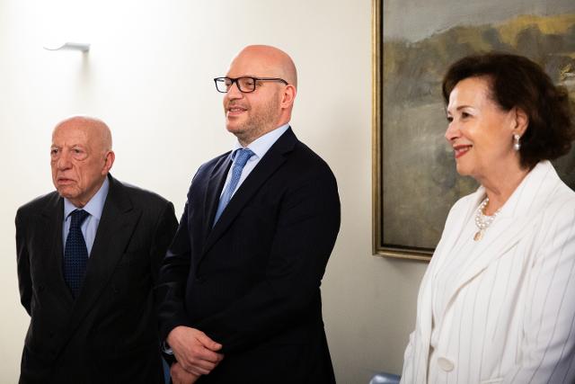 Il Presidente Fontana con Fedele Confalonieri, Presidente di Mediaset Spa, e Lina Doris, moglie di Ennio Doris, in occasione della presentazione del film “C’è anche domani”