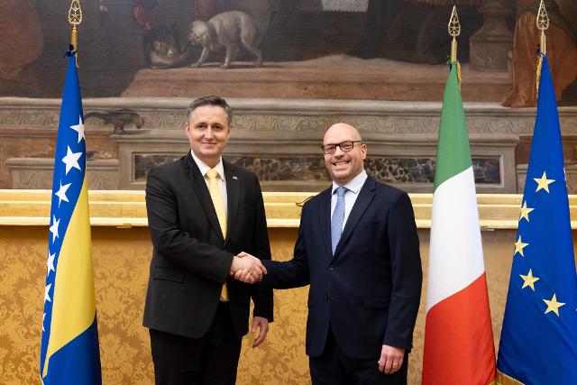 Il Presidente Lorenzo Fontana con il Presidente di turno della Presidenza tripartita di Bosnia Erzegovina, Denis Bećirović