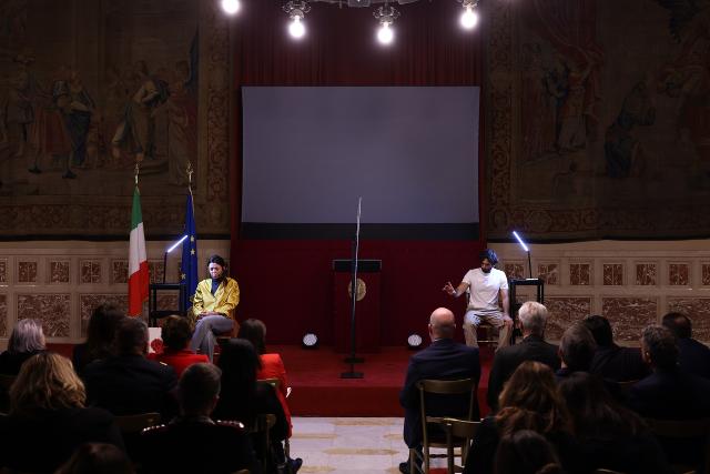 Gli attori Lorena Ranieri e Antonino Dario Faranna durante la rappresentazione di “Credi davvero che sia sincero”,  con regia e adattamento di Alice Grati.