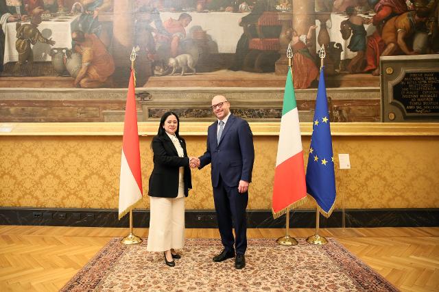 Il Presidente della Camera dei deputati, Lorenzo Fontana, ha ricevuto a Palazzo Montecitorio lo Speaker della Camera dei Rappresentanti della Repubblica d’Indonesia, Puan Maharani.