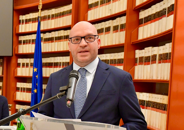 Il Presidente della Camera dei deputati, Lorenzo Fontana, ha rivolto il proprio indirizzo di saluto, a Palazzo del Seminario, in occasione del convegno “Parole della giustizia”.