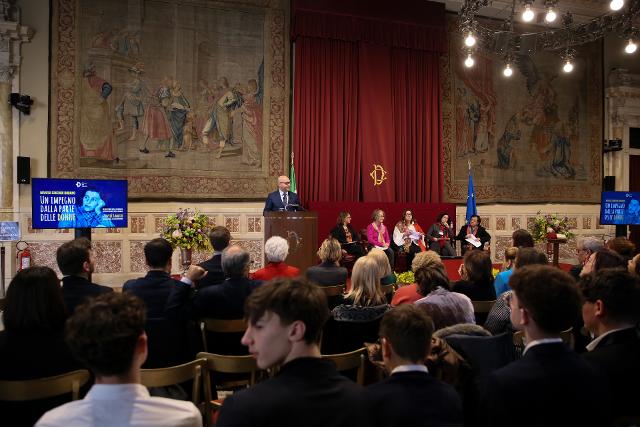 Il Presidente Fontana durante il suo indirizzo di saluto all’evento “Marisa Cinciari Rodano. Un impegno dalla parte delle donne” in previsione della Giornata internazionale della donna