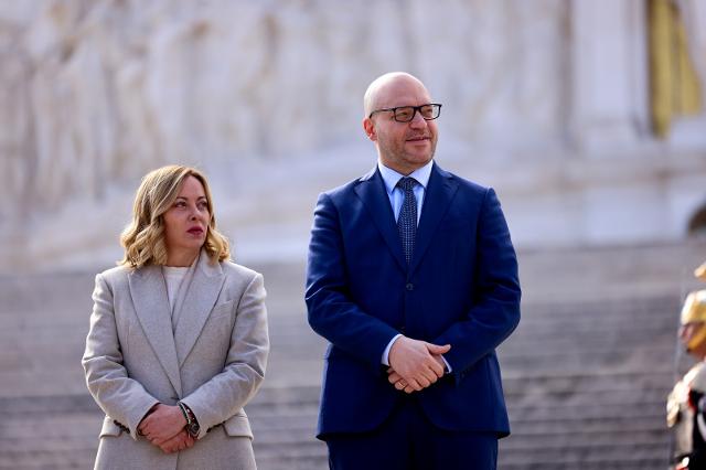 Il Presidente Fontana con il Presidente del Consiglio dei Ministri, Giorgia Meloni, in occasione della deposizione di una corona d’alloro al Sacello del Milite Ignoto in occasione della Giornata dell’Unità Nazionale, della Costituzione, dell’Inno e...