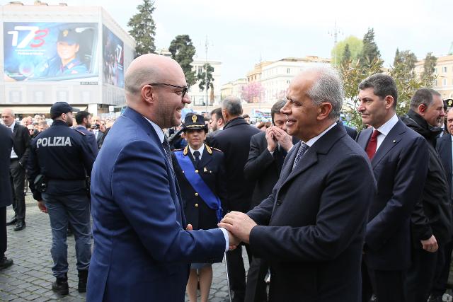 Il Presidente Fontana con il Ministro dell'Interno, Matteo Piantedosi, in occasione della cerimonia per il 173° Anniversario della fondazione della Polizia di Stato