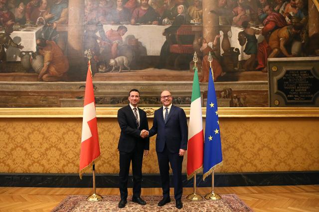 Il Presidente della Camera dei deputati, Lorenzo Fontana, ha ricevuto a Palazzo Montecitorio il Presidente del Consiglio degli Stati della Confederazione Svizzera, Andrea Caroni.