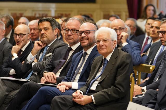 Il Presidente Lorenzo Fontana con il Presidente della Repubblica, Sergio Mattarella, il Vicepresidente della Camera dei deputati, Giorgio Mulè, alla Conferenza di presentazione del Rapporto “Per una Strategia di Sicurezza Nazionale” di Futuri Pr...