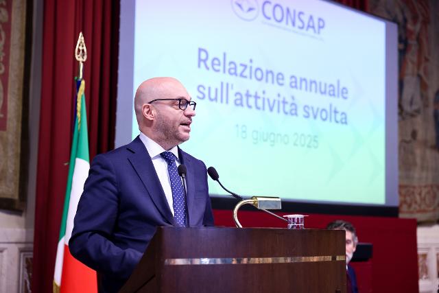 Il Presidente Fontana durante il suo indirizzo di saluto in occasione della Presentazione della Relazione della Concessionaria Servizi Assicurativi Pubblici (Consap SpA).