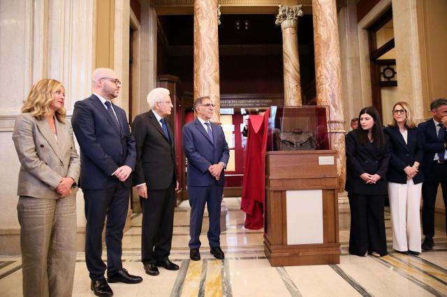 Il Presidente Fontana con il Presidente della Repubblica, il Presidente del Senato, il Presidente del Consiglio, il Presidente della Commissione Antimafia, i figli del giudice Borsellino, e Manuela Canale