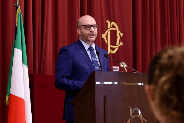 Il Presidente della Camera dei deputati, Lorenzo Fontana, ha rivolto il proprio indirizzo di saluto al convegno “Democrazia e parlamentarismo nell’area del Mediterraneo”, a Palazzo Montecitorio.