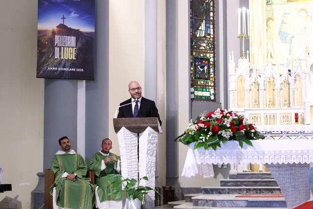 Il Presidente Fontana rivolge il suo indirizzo di saluto alla cerimonia di traslazione delle spoglie di Fiorentino Sullo e di sua moglie Viretta de Laurentiis