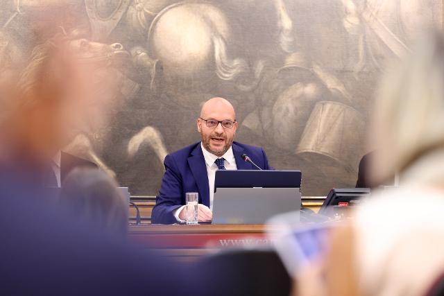 Il Presidente Fontana nel corso della Cerimonia di consegna del Ventaglio da parte dell'Associazione Stampa Parlamentare