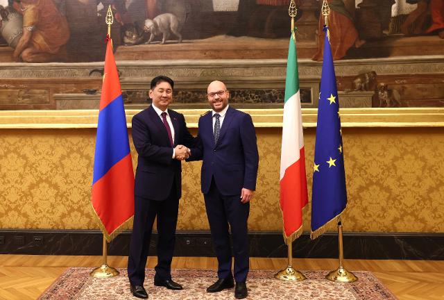 Il Presidente Lorenzo Fontana con il Presidente della Mongolia, Ukhnaagiin Khürelsükh