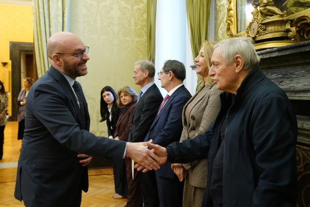 Il Presidente Fontana con l'On. Chiara Colosimo, la sen. Vincenza Rando, il dott. Piero Gaeta, il dott. Roberto Di Bella, la dott.ssa Alessandra Cerreti e don Luigi Ciotti