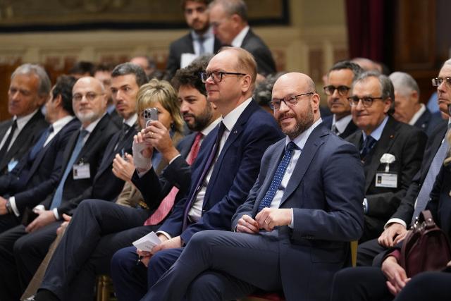 Il Presidente della Camera dei deputati, Lorenzo Fontana, durante la presentazione, svoltasi in Sala della Regina, a Palazzo Montecitorio.