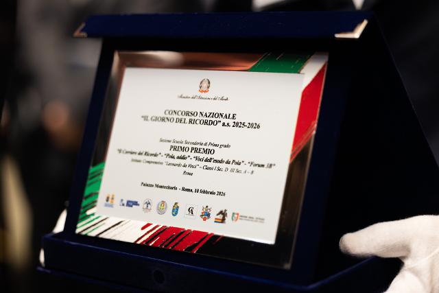 La targa del Concorso nazionale "Il Giorno del Ricordo" a.s. 2025-2026 con cui sono state premiate le scuole vincitrici.