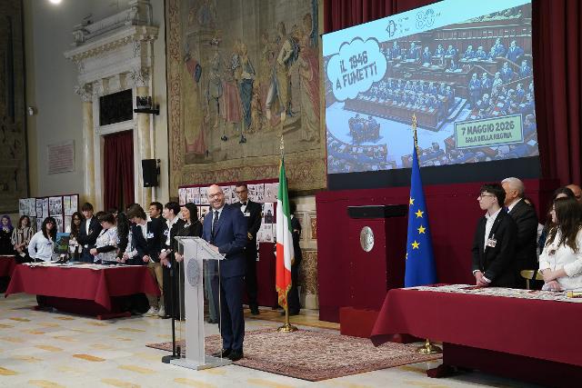 Il Presidente Lorenzo Fontana durante il suo indirizzo di saluto in occasione dell’inaugurazione dell'iniziativa “1946 a fumetti”