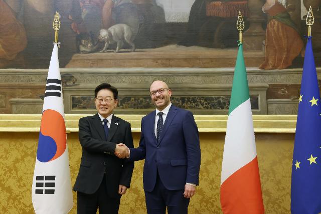 Il Presidente della Camera dei deputati, Lorenzo Fontana, ha incontrato, a Palazzo Montecitorio, il Presidente della Repubblica della Corea del Sud, Lee Jae-myung.
