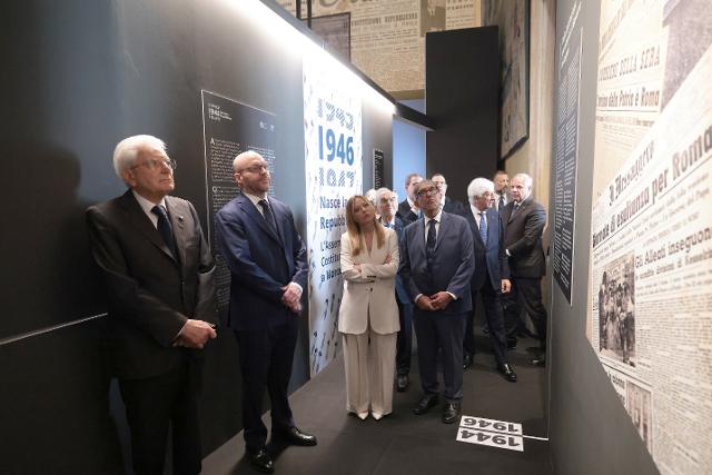 Il Presidente Fontana, assieme al Presidente della Repubblica, Mattarella, al Presidente del Consiglio, Giorgia Meloni e al Presidente del Senato, Ignazio La Russa, in visita alla mostra “1946: nasce la Repubblica. L’Assemblea Costituente a Monte...