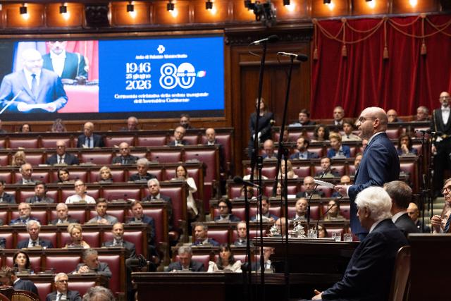 Il Presidente della Camera, Lorenzo Fontana, ha rivolto, in Aula a Montecitorio, il proprio indirizzo di saluto in occasione della seduta solenne per gli 80 anni dell'inizio dei lavori dell'Assemblea Costituente, alla presenza del Presidente Mattarella.