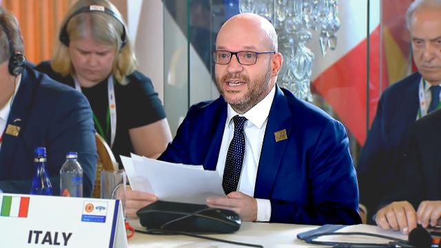 Il Presidente della Camera dei deputati, Lorenzo Fontana, durante il proprio intervento al Summit.