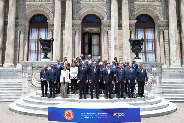 Il Presidente della Camera dei deputati, Lorenzo Fontana, è intervenuto, a Istanbul, al Summit dei Presidenti dei Parlamenti dei Paesi membri della NATO.