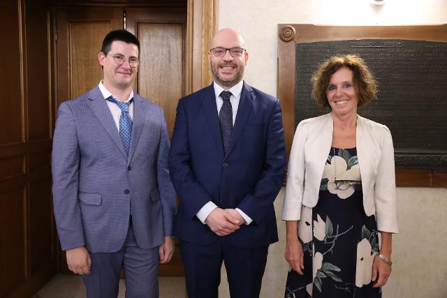 Il Presidente Lorenzo Fontana con la prof.ssa Silvia Bigliazzi e con il prof. Emanuel Stelzer
