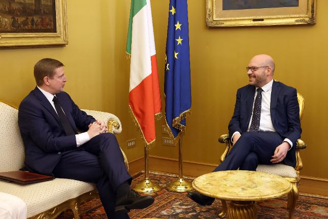 Il Presidente Lorenzo Fontana in un momento dell'incontro con l’Ambasciatore d’Ucraina, S.E. Ihor Brusylo
