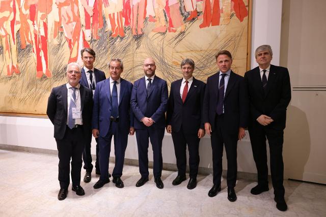 Il Presidente Lorenzo Fontana con i Ministri Francesco Lollobrigida, Adolfo Urso e Gianmarco Mazzi, con il Presidente di ICE Agenzia, Matteo Zoppas e con il Presidente dell’ISTAT, Francesco Maria Chelli