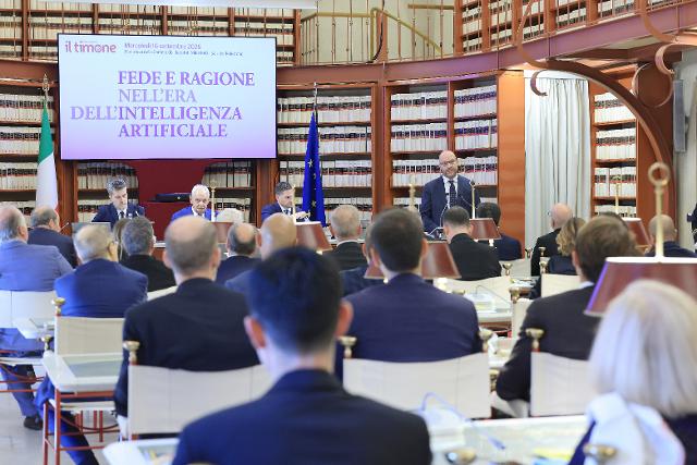 Il Presidente della Camera dei deputati, Lorenzo Fontana, ha rivolto il proprio indirizzo di saluto al convegno “Fede e ragione nell’era dell’intelligenza artificiale”, a Palazzo del Seminario.